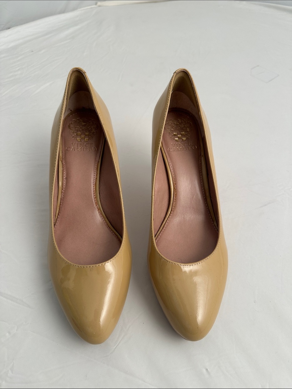 Vince Camuto Desti nude tan patent leather platform heels 8.5
